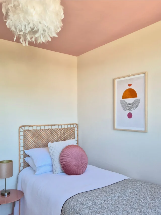 Soft, grounded + with just enough pop.

Cottesloe on the walls keeps things calm, while Dromkeen on the ceiling & woodwork brings the personality.

Turns out, a pink ceiling can belong in a bedroom - you just need the right pairing.

Colour consultation by @jmcstudiosltd 
Staging by @inthespaceinteriors 

#paintinspo #pinkceiling #neutralbedroom #colourcontrast #interiordesign #farrellyandco #premiumpaint #transformingspaces #interiorstyle #dublinhomes #paintedceiling